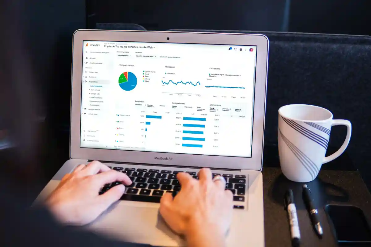 DL10Compare: 7 Powerful Features Transforming Data Analysis for Businesses