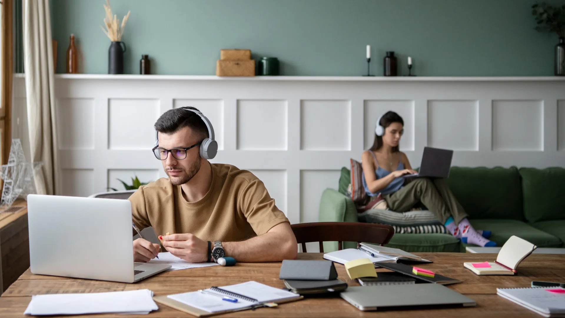 7 Essential Freelancing Skills for Beginners at Home